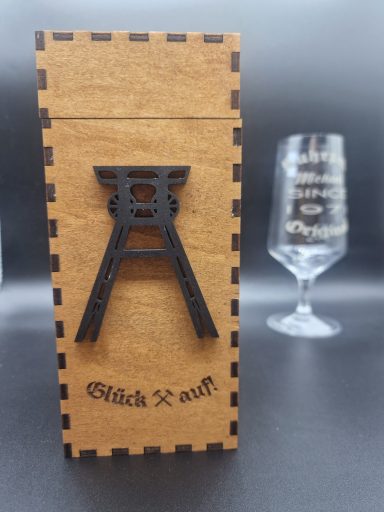 Geschenkbox mit Glas